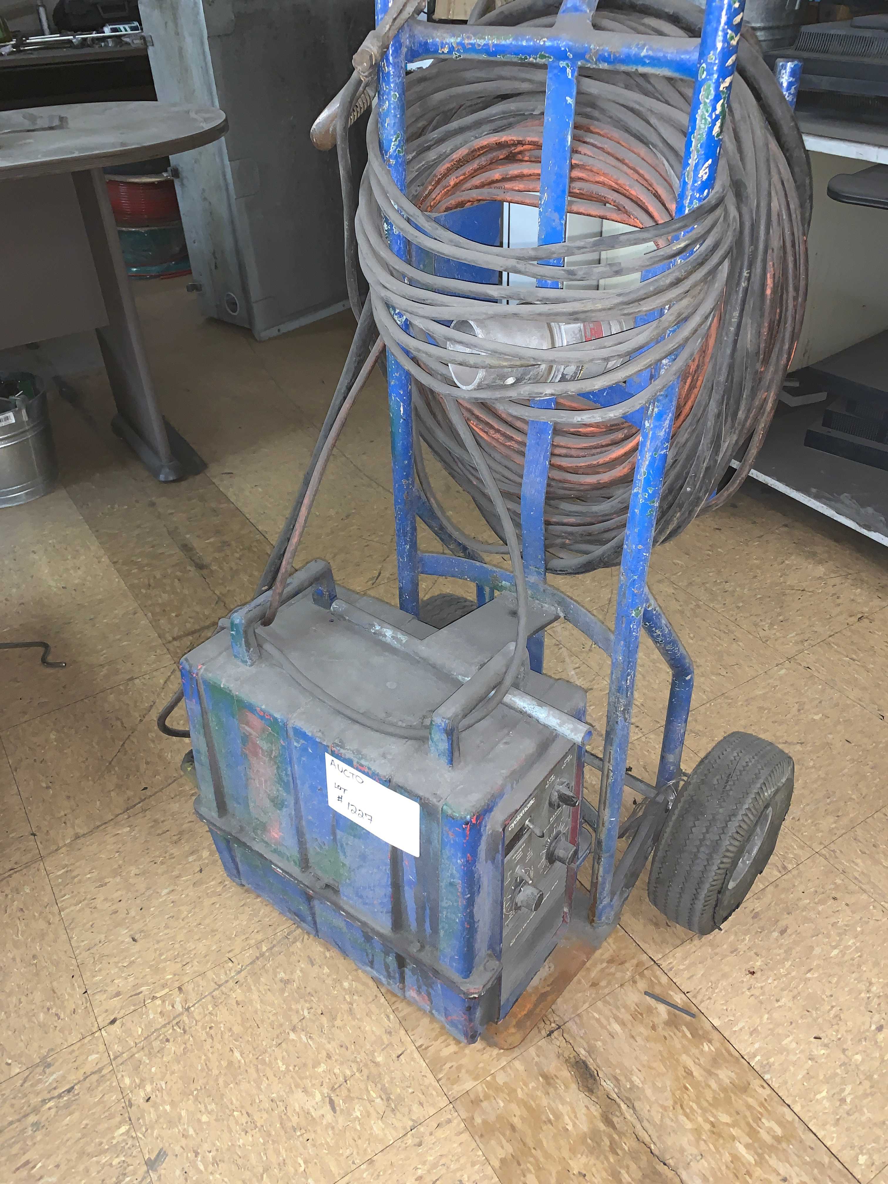 WELDER - WELDING EQUIPMENT
