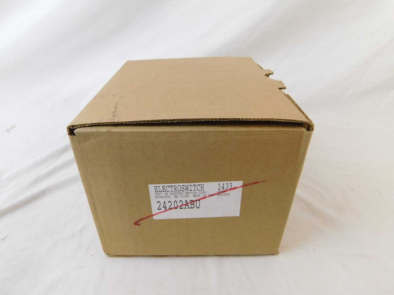 - Quantity of 47 - ElectroSwitch 24202ABU - Switches - ELECTRICAL COMPONENTS