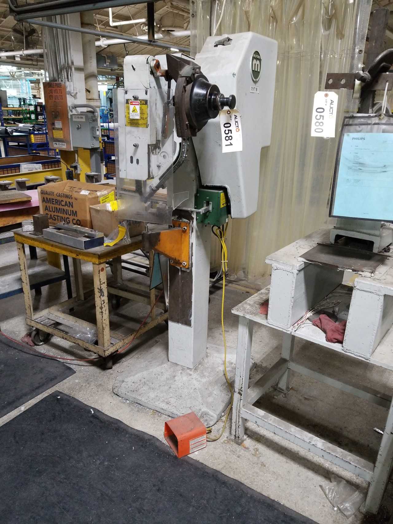 Milford 305 Rivet Fastening System Machine - MECHANICAL PRESSES