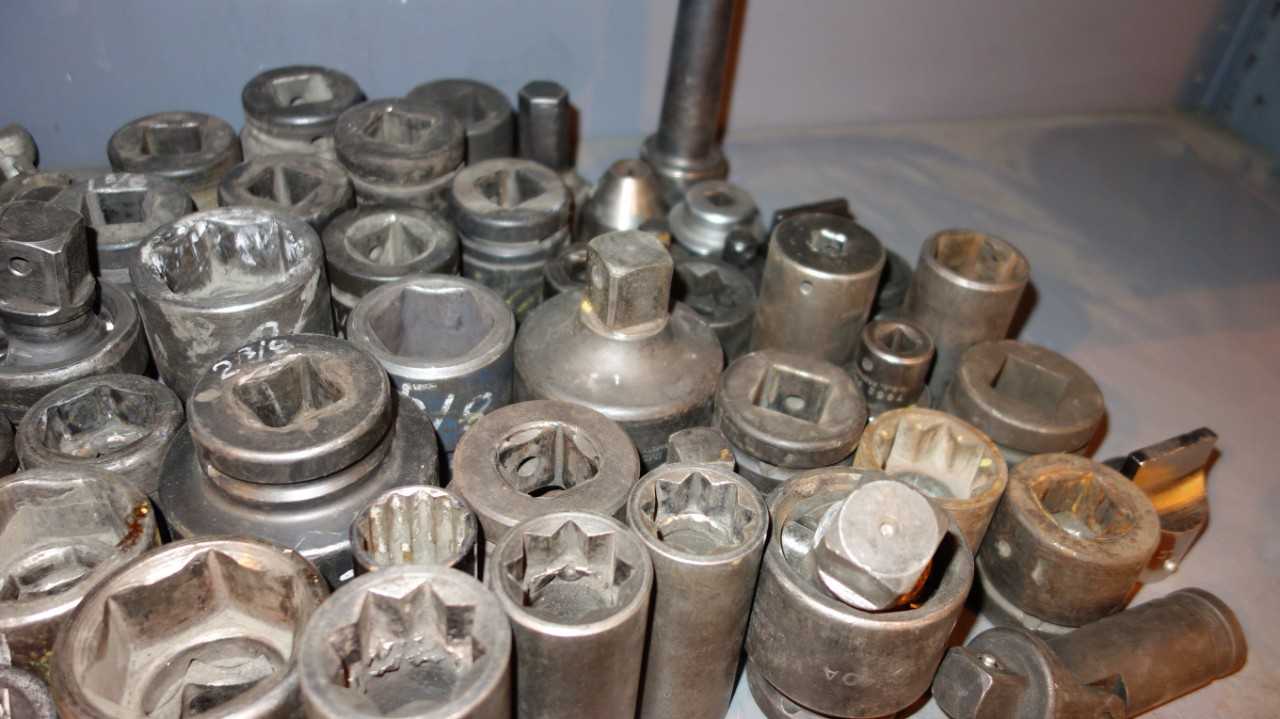 CONTENTS OF SHELF SECTION - MACHINING ACCESSORIES & TOOLING