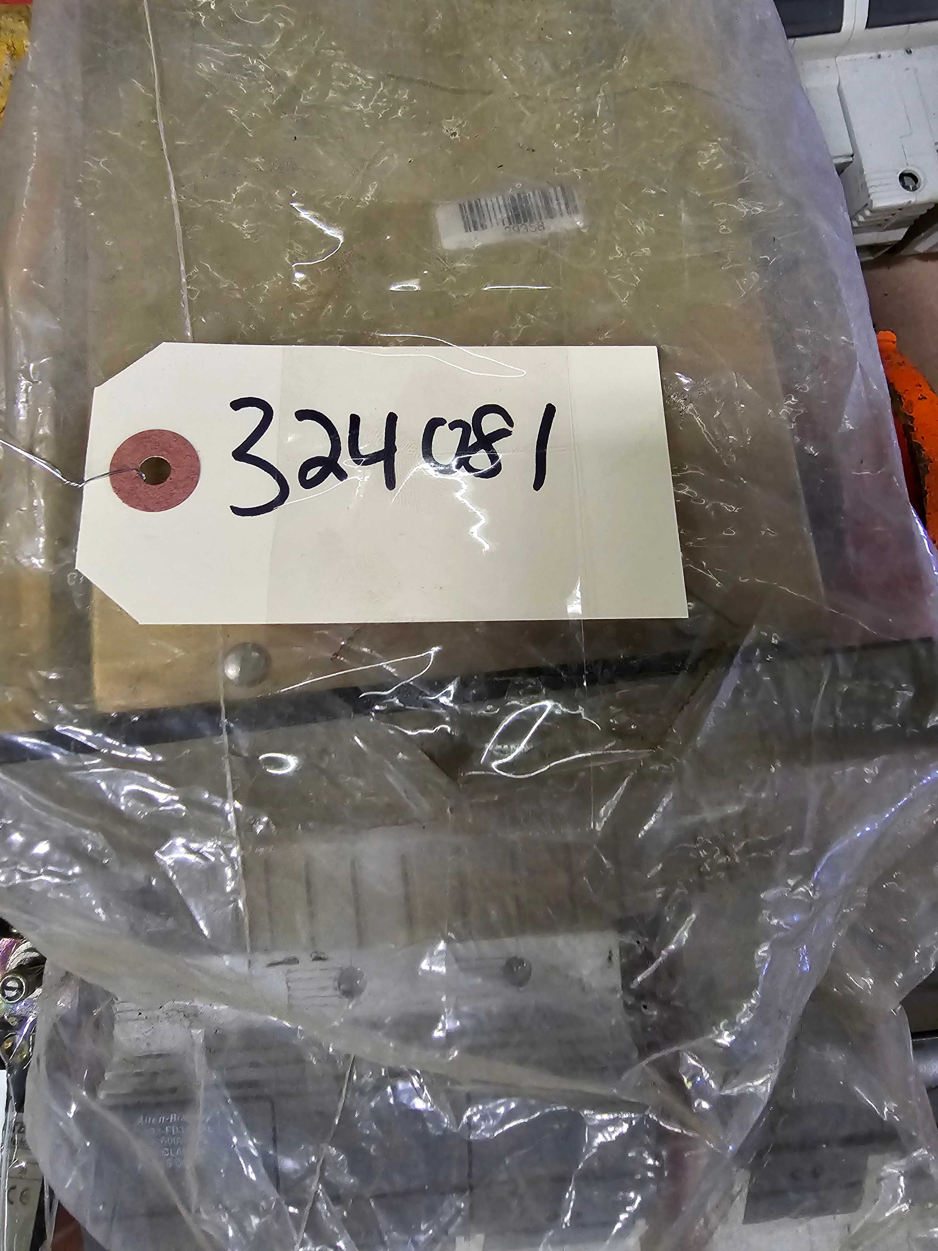 LOT OF INDUSTRIAL & ELECTRICAL PARTS - INDUSTRIAL PARTS