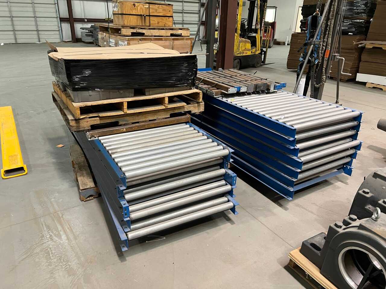 40 SECTIONS OF CONVEYOR ROLLERS - 32IN X 8FT (NEW MEXICO) - CONVEYORS