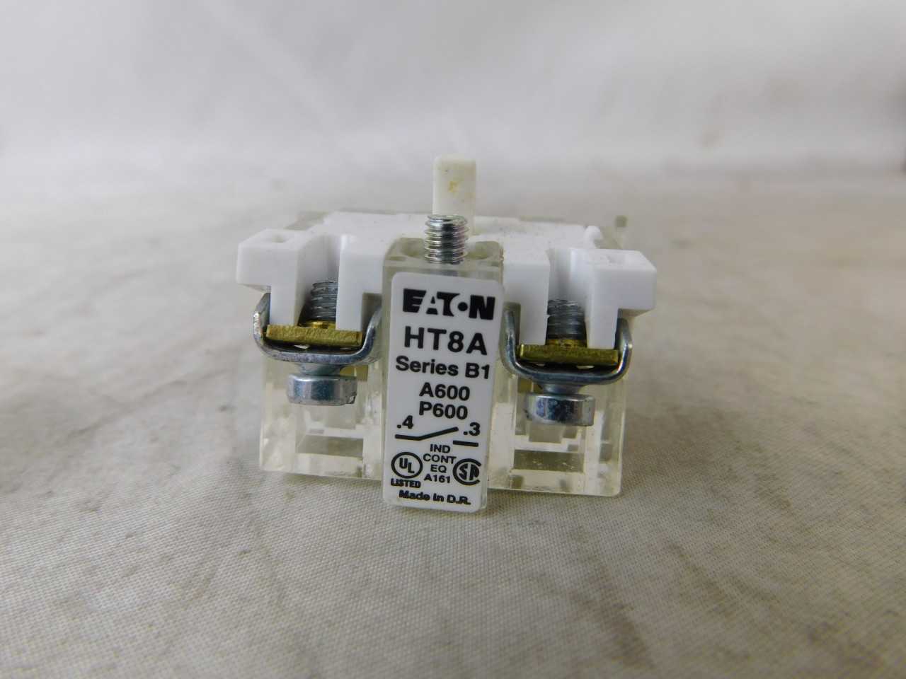 Quantity of 108x HT8A Contacts - VALVES