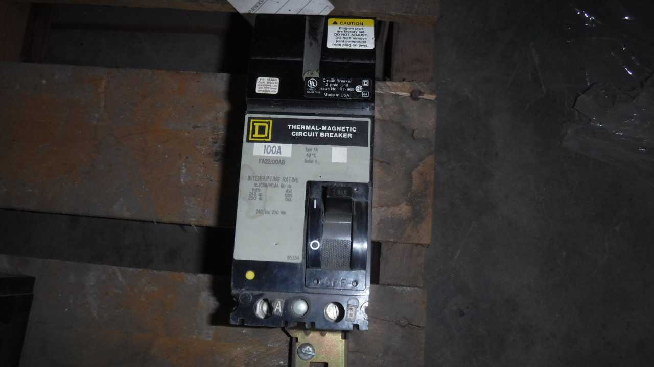 100 Amp Square-D Circuit Breaker - CIRCUIT BREAKERS