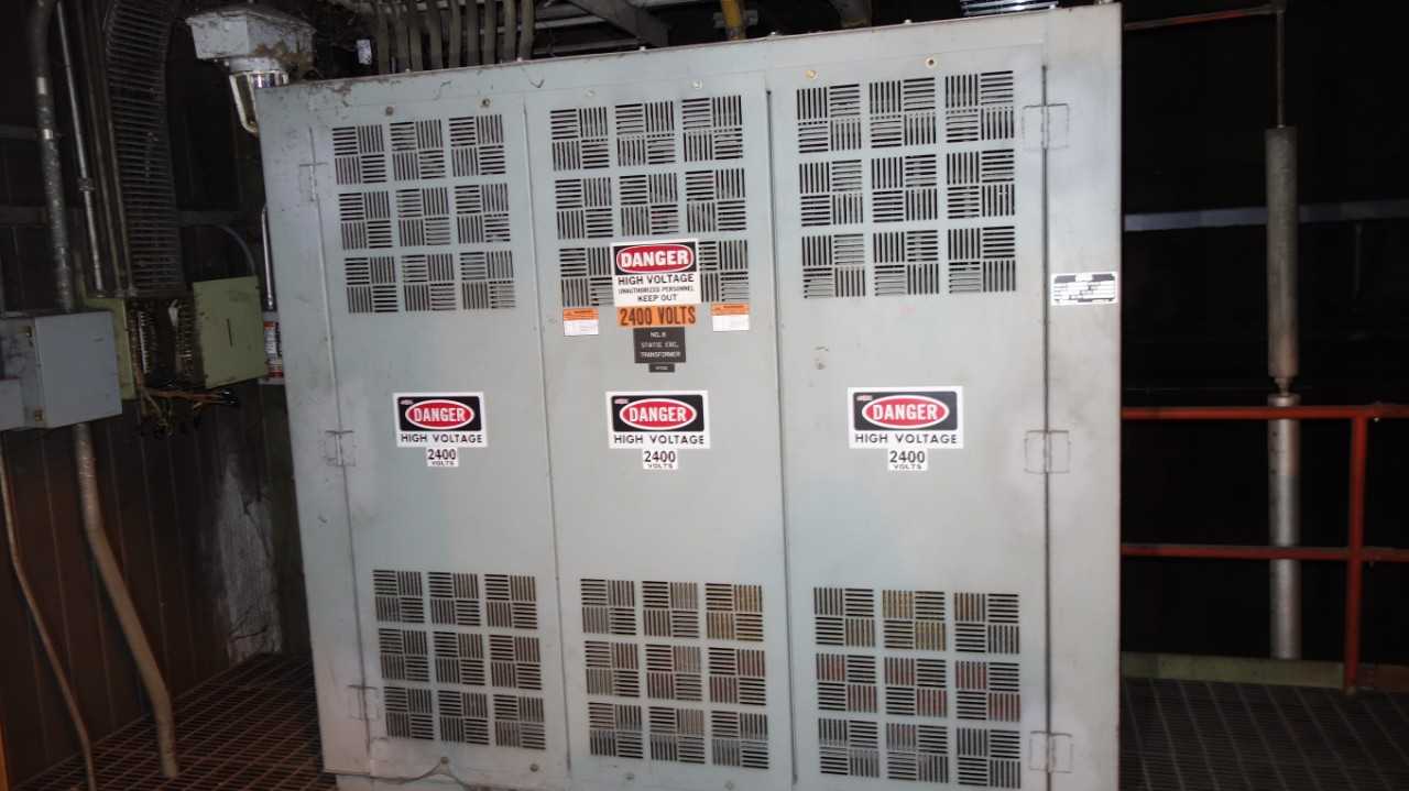 LOT OF 3 ASSORTED WESTINGHOUSE ALLIS CHARMER BREAKER SWITCHGEAR UNIT W/ SILPAK 1450KVA 2400V-AC TRANSFORMER - SWITCHGEAR