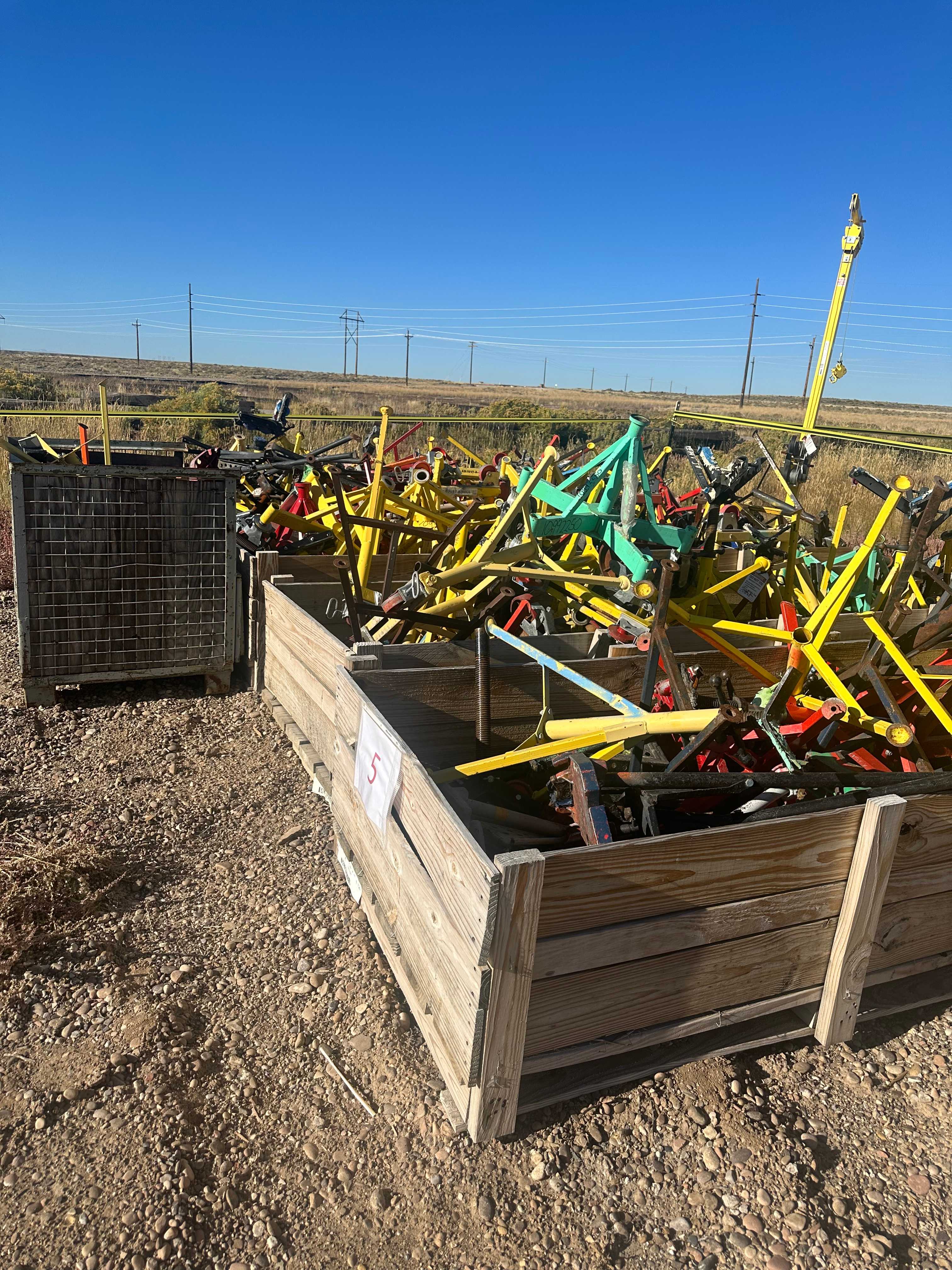 BULK LOT OF PIPE STANDS & JACK STANDS QTY 5 CRATES - ELECTRIC POWER TOOLS