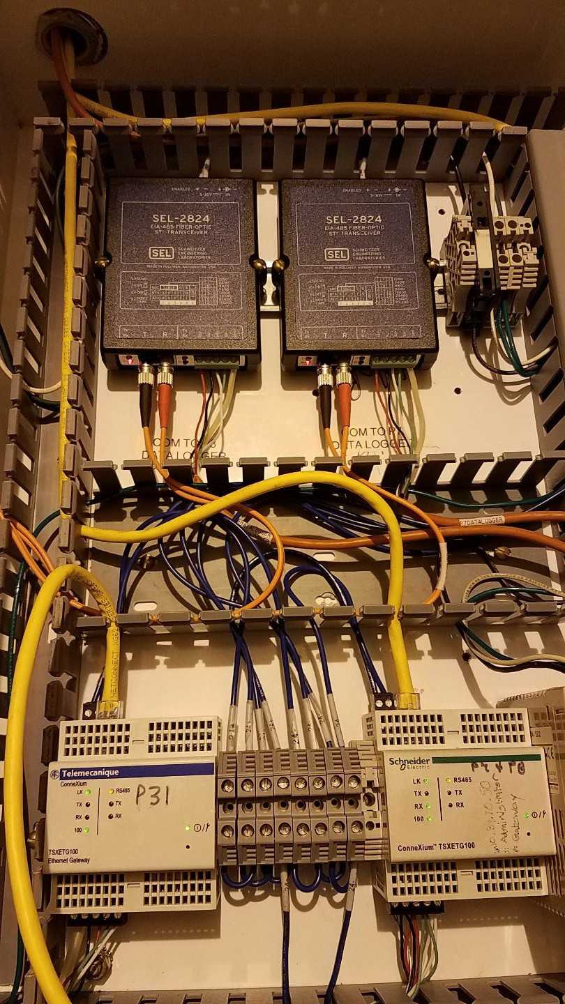 LOT OF 3 CONTROL CABINETS ALLEN BRADLEY CONTROLLOGIX RACK (DELAYED REMOVAL) - AUTOMATION & CONTROLS
