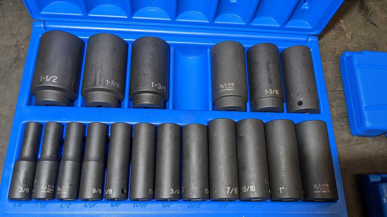 LOT OF IMPACT SOCKET SETS - ELECTRIC POWER TOOLS