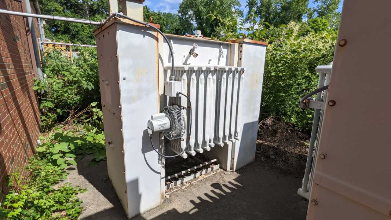 General Electric 3 phase 750 KVA transformer - CONTROL TRANSFORMERS