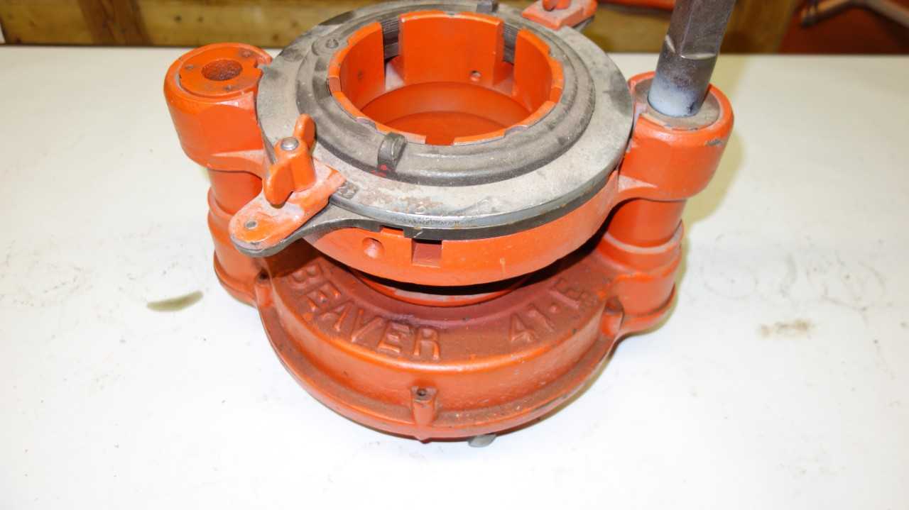 BEAVER 41-E 2-1/2 TO 4 IN PIPE THREADER - HAND TOOLS