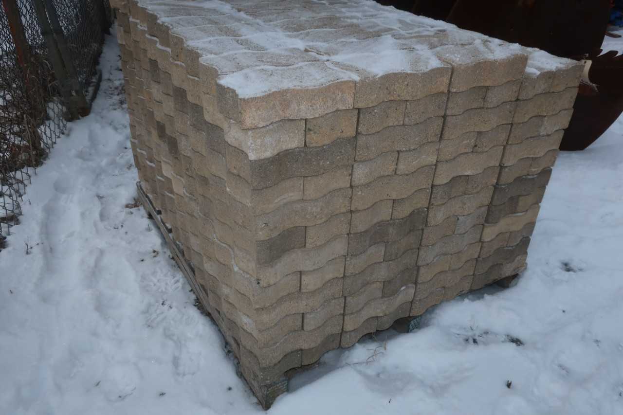3 PALLETS OF ASSORTED LANDSCAPE BRICK - MISCELLANEOUS