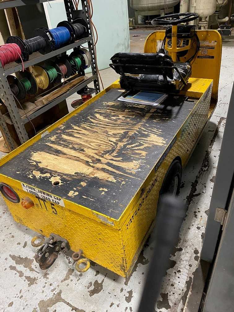 Taylor Dunn 3 Wheel Tugger - MATERIAL HANDLING
