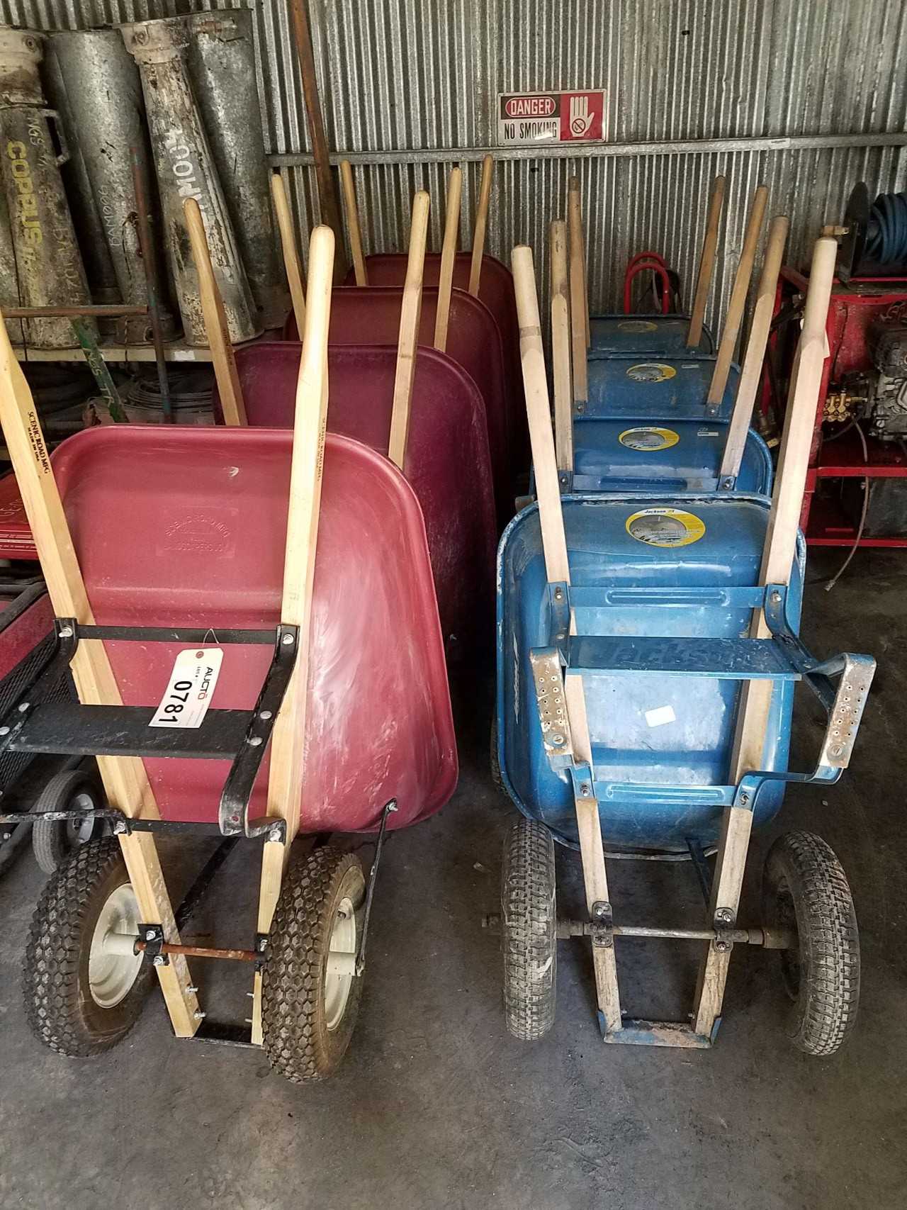 Lot of assorted wheelbarrows - HAND TOOLS Lot of assorted wheelbarrows - HAND TOOLS