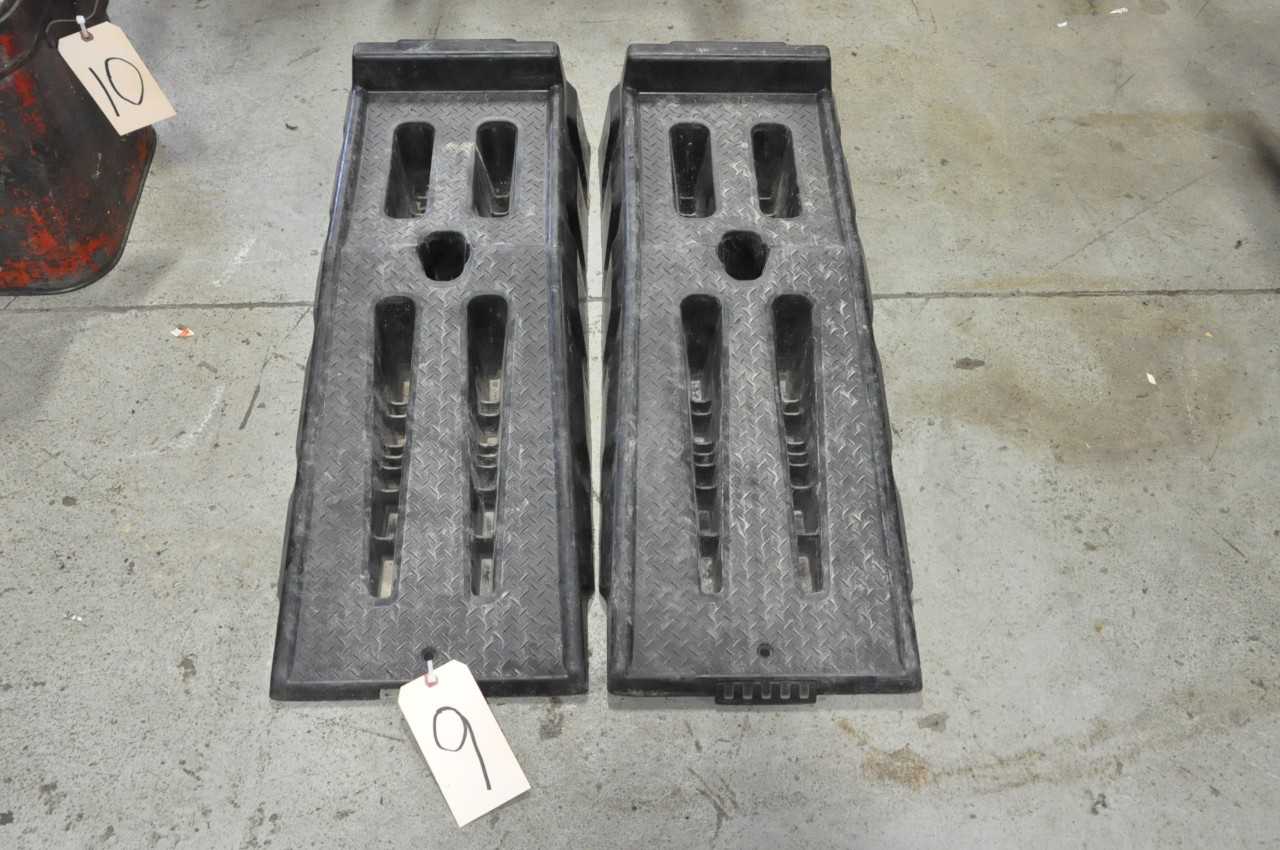 Pair Heavy Duty Plastic Car Ramps - MACHINING EQUIPMENT
