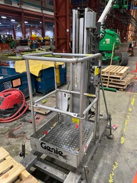 Genie Industries Scissor Lift - SCISSOR LIFTS