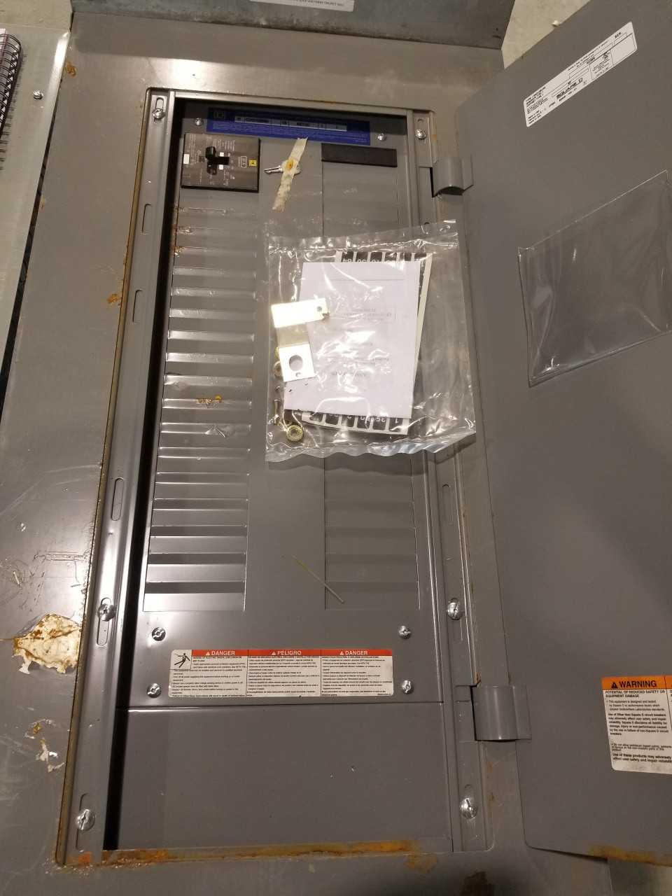 SQUARE D - TYPE 1 ENCLOSURE WITH 30A BREAKER - CIRCUIT BREAKERS