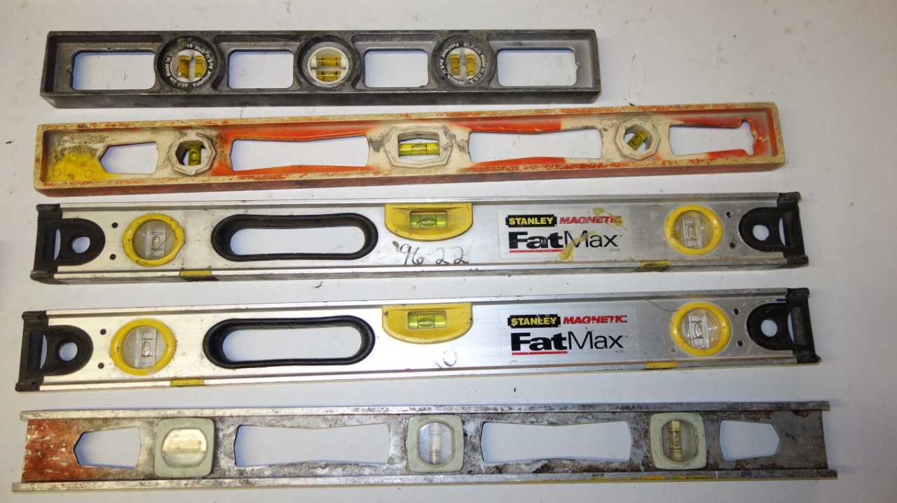 LOT OF 11 ASSORTED LEVELS - ELECTRIC POWER TOOLS