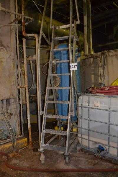 9FT ROLLING STEP LADDER (NOVA SCOTIA) - MISCELLANEOUS
