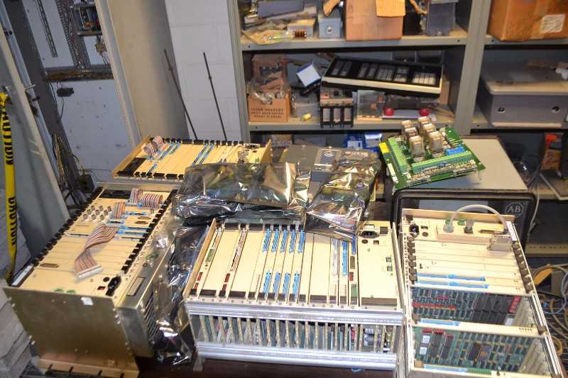 ASSORTED STROMBERG AND ALLEN BRADLEY CONTROLS WITH DESK (NOVA SCOTIA) - MISCELLANEOUS