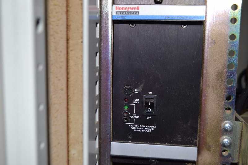 HONEYWELL MEASUREX QUALITY MANAGER OPERATOR STATION WITH CONTROL BOARDS (NOVA SCOTIA) - MISCELLANEOUS