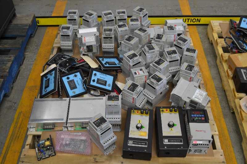 2 PALLETS OF ASSORTED AC MOTOR DRIVES, ALLEN BRADLEY (OHIO) - MISCELLANEOUS