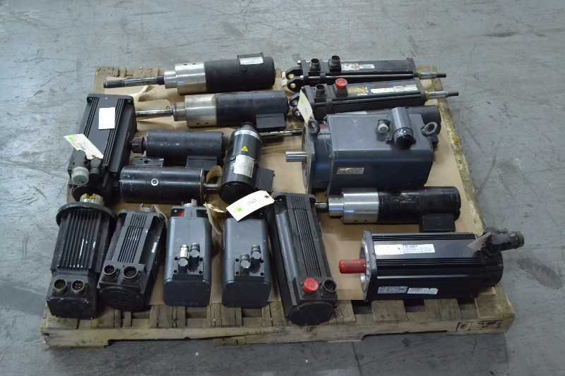 1 PALLET OF ASSORTED SERVO MOTORS, ALLEN BRADLEY, SIEMENS, MC (OHIO) - MISCELLANEOUS