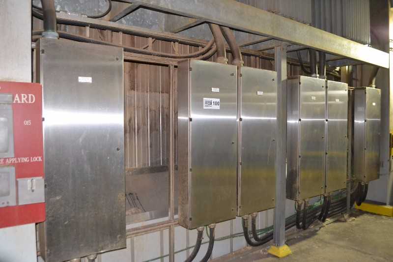 6x CUTLER HAMMER PRL1 STAINLESS DISTRIBUTION PANELS 120/208Y 3PH 4W WITH 3P BREAKERS (NOVA SCOTIA) - MISCELLANEOUS