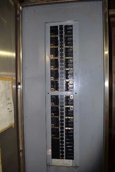 6x CUTLER HAMMER PRL1 STAINLESS DISTRIBUTION PANELS 120/208Y 3PH 4W WITH 3P BREAKERS (NOVA SCOTIA) - MISCELLANEOUS