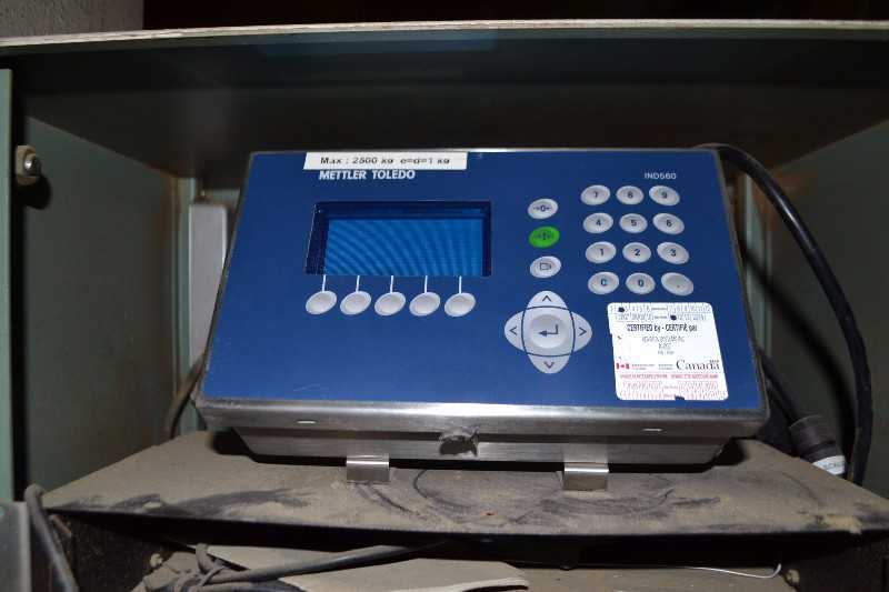2x METTLER-TOLEDO IND560 SCALE TERMINALS (NOVA SCOTIA) - MISCELLANEOUS