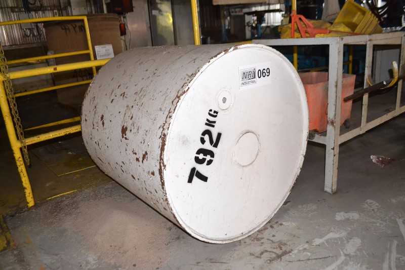 792KG STEEL ROLLER 35-3/4 - MISCELLANEOUS