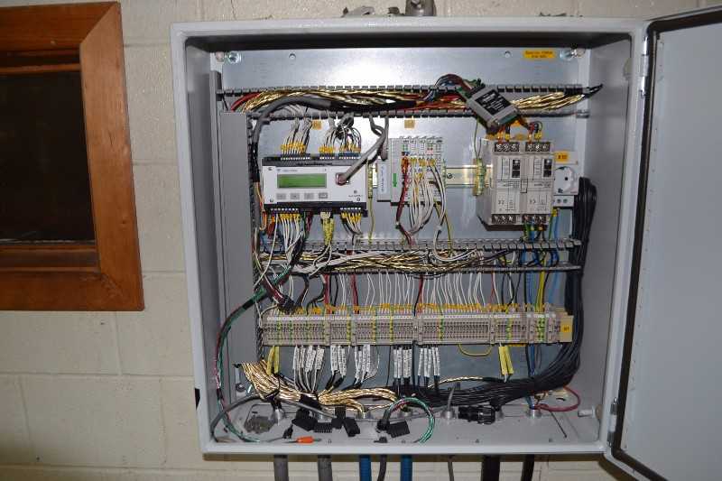 VISHAY NOBEL CONTROL CABINET WITH MICROPOS4 CONTROLLER (NOVA SCOTIA) - MISCELLANEOUS