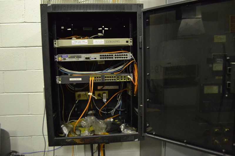 NETWORKING CABINET WITH HP PROCURVE SWITCH 224M, CISCO CATALYST 2960G SWITCHES (NOVA SCOTIA) - MISCELLANEOUS