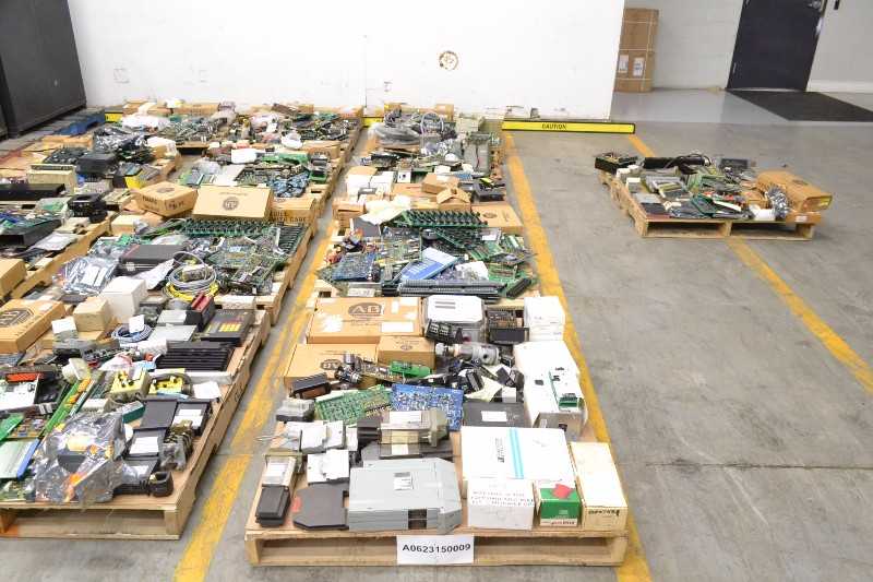 4 PALLETS OF ASSORTED ELECTRICAL CONTROLS INPUT MODULES, OUTPUT MODULES, I/O PROCESSORS (OHIO) - MISCELLANEOUS