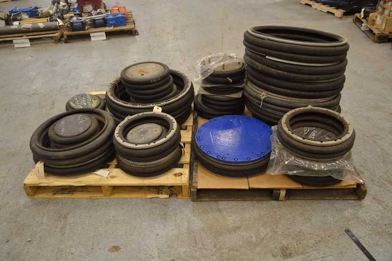 2 PALLETS OF ASSORTED AIR SPRINGS (OHIO) - MISCELLANEOUS