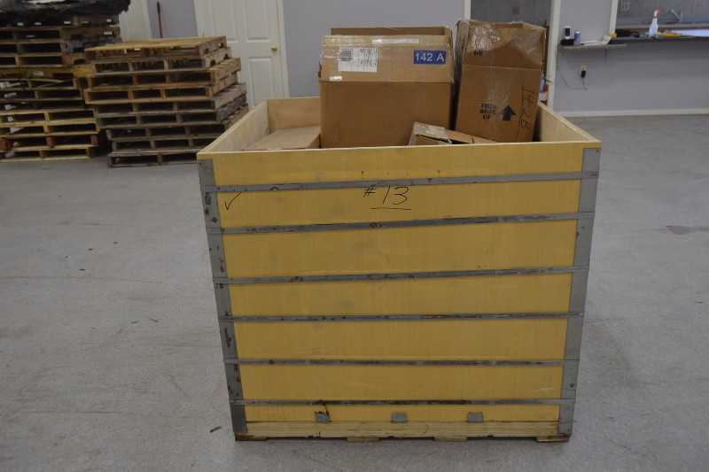 1 PALLET OF MISC. LIGHT BULBS, SYLVANIA (OHIO) - MISCELLANEOUS