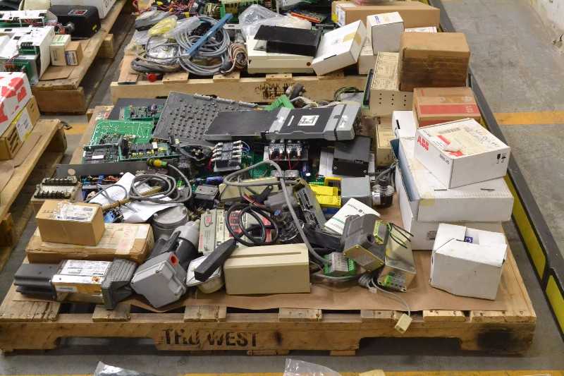 4 PALLETS OF ELECTRICAL CONTROLS INPUT MODULES, OUTPUT MODULES, I/O PROCESSORS, METERS (OHIO) - MISCELLANEOUS