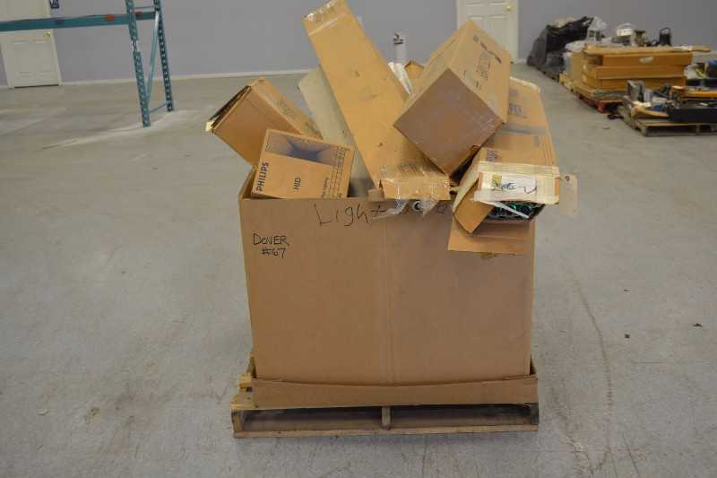 1 PALLET OF MISC. LIGHT BULBS, SYLVANIA, PHILLIPS,SAFETY KLEEN (OHIO) - MISCELLANEOUS