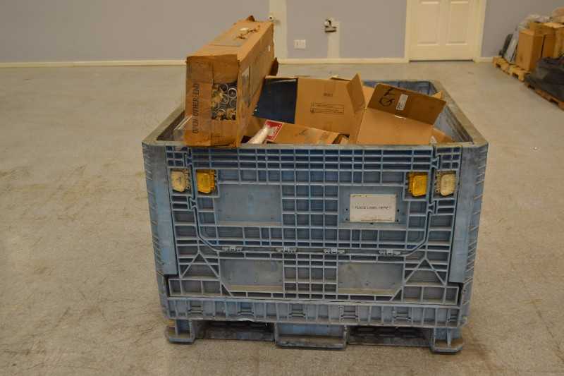 1 PALLET OF MISC. LIGHT BULBS, SYLVANIA, GE (OHIO) - MISCELLANEOUS