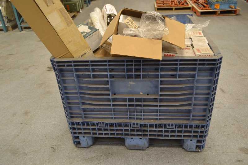 1 PALLET OF MISC. LIGHT BULBS, GE,SYLVANIA, DAMAR (OHIO) - MISCELLANEOUS