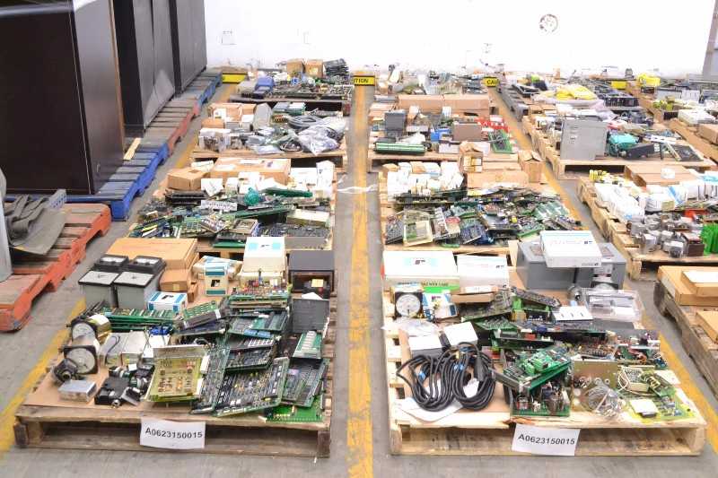 8 PALLETS OF ELECTRICAL CONTROLS INPUT MODULES, OUTPUT MODULES, I/O PROCESSORS, METERS (OHIO) - MISCELLANEOUS
