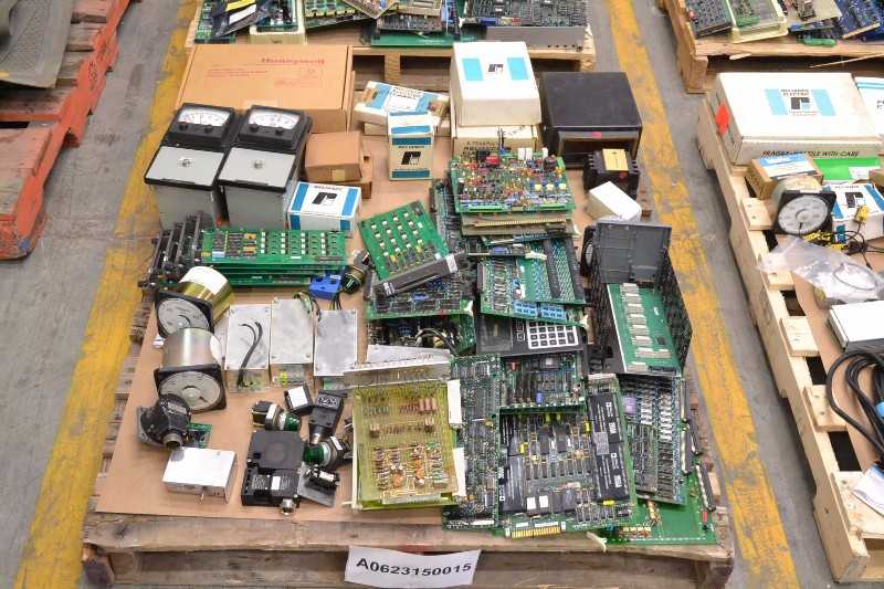 8 PALLETS OF ELECTRICAL CONTROLS INPUT MODULES, OUTPUT MODULES, I/O PROCESSORS, METERS (OHIO) - MISCELLANEOUS