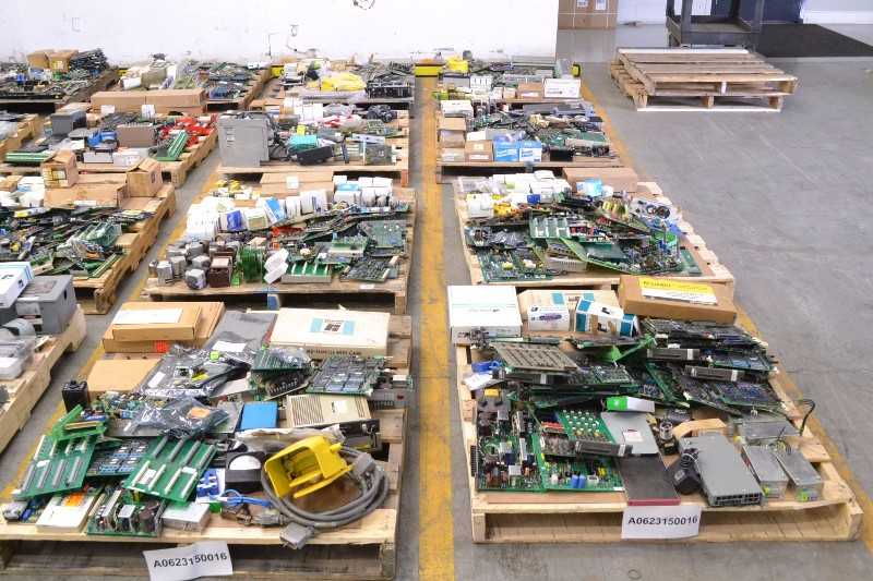8 PALLETS OF ELECTRICAL CONTROLS INPUT MODULES, OUTPUT MODULES, I/O PROCESSORS, METERS (OHIO) - MISCELLANEOUS