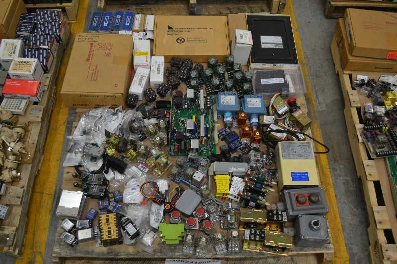 8 PALLETS OF ASSORTED ELECTRICAL CONTROLS INPUT MODULES, OUTPUT MODULES, METERS, RELAYS (OHIO) - MISCELLANEOUS