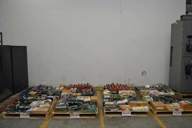 8 PALLETS OF ELECTRICAL CONTROLS INPUT MODULES, OUTPUT MODULES, I/O PROCESSORS, METERS (OHIO) - MISCELLANEOUS