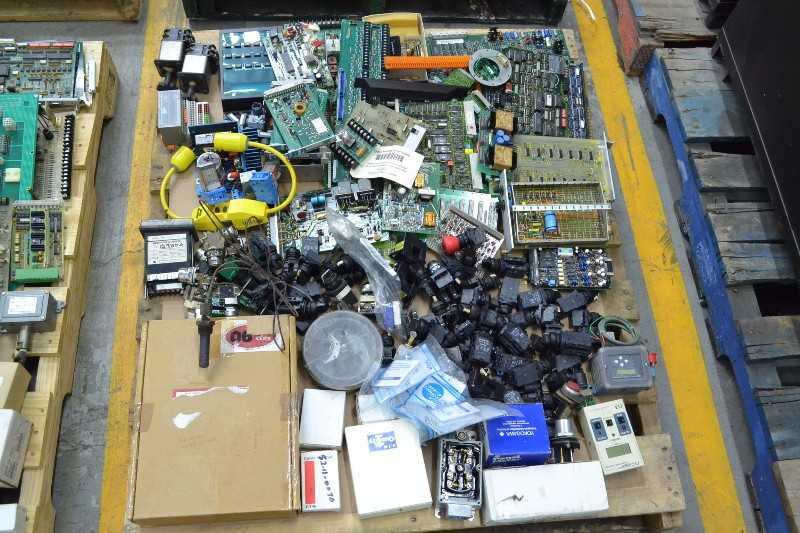 8 PALLETS OF ELECTRICAL CONTROLS INPUT MODULES, OUTPUT MODULES, I/O PROCESSORS, METERS (OHIO) - MISCELLANEOUS