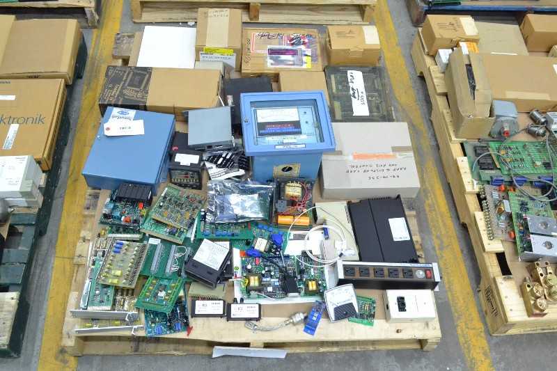 8 PALLETS OF ELECTRICAL CONTROLS INPUT MODULES, OUTPUT MODULES, I/O PROCESSORS, METERS (OHIO) - MISCELLANEOUS