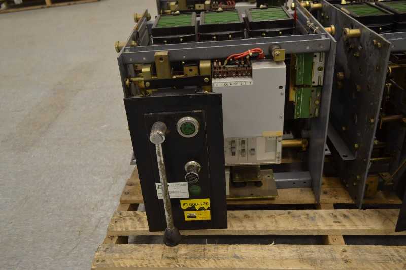 1 PALLET OF UNELEC CIRCUIT BREAKERS FOR SWITCH GEARS (OHIO) - MISCELLANEOUS