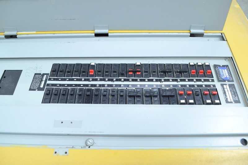 2 PALLETS OF ASSORTED ELECTRICAL BREAKER DISTRIBUTION PANELS, WESTINGHOUSE, CUTLER HAMMER, (OHIO) - MISCELLANEOUS
