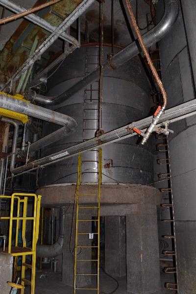 WIRE SILO STAINLESS 136,000L TANK WITH KNIFE GATE VALVES - MISCELLANEOUS