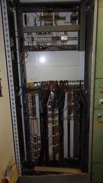 CUTLER HAMMER MOTOR CONTROL CENTER 600V-AC - 14 VERTICAL SECTIONS, 36 BUCKETS - MISCELLANEOUS